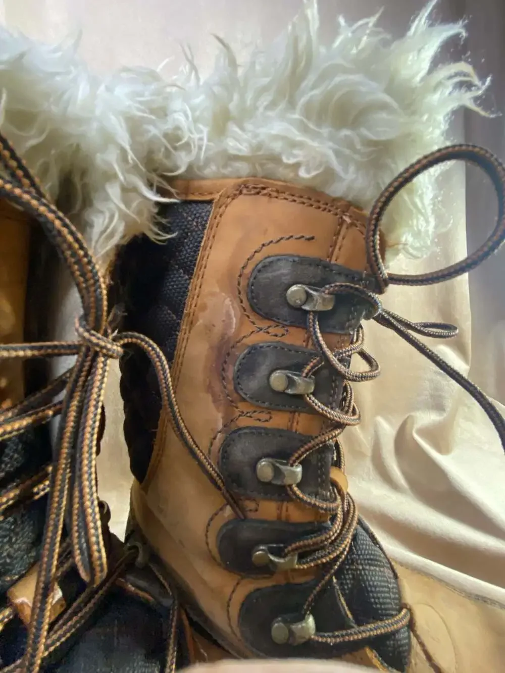Helly Hansen womens Garibaldi Chestnut Faux-Fur Quilted Lace-Up Winter Boots
